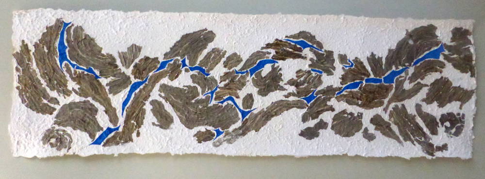 blau-bewegt, 2015, Recyclingbütten, Wespenpapier, blaue Tinte, 100x44 cm
